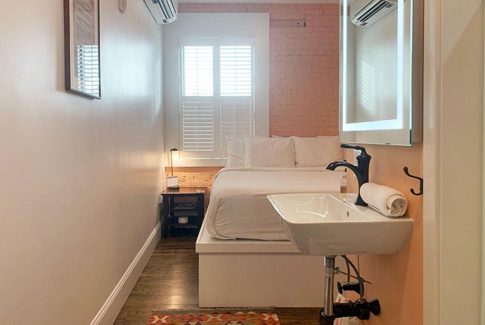 The Cabot Lodge Beverly Bagian luar foto