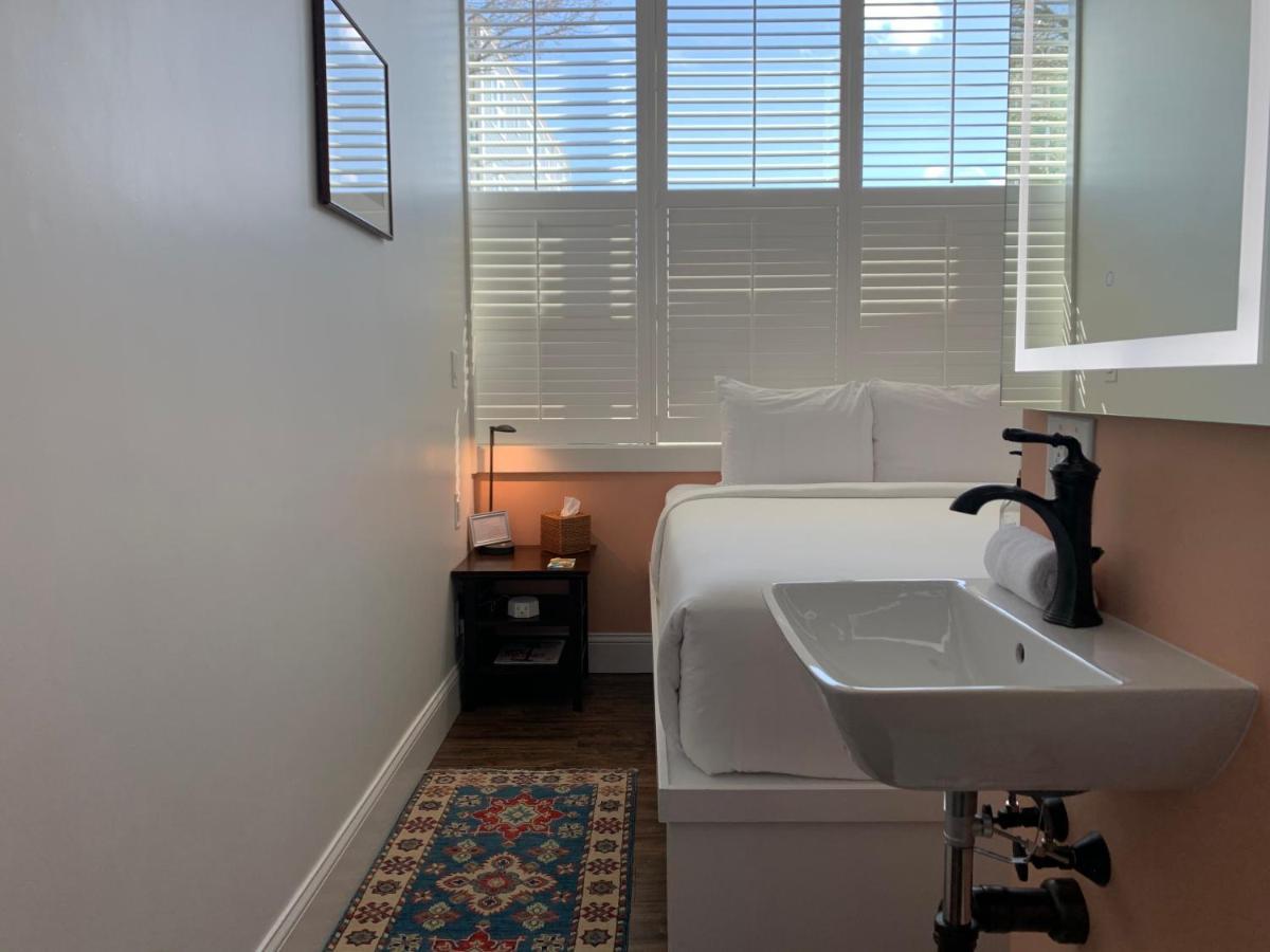 The Cabot Lodge Beverly Bagian luar foto