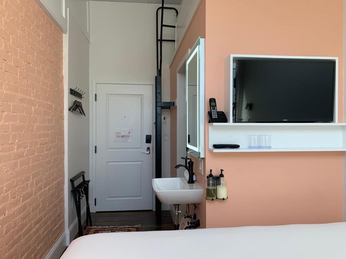 The Cabot Lodge Beverly Bagian luar foto