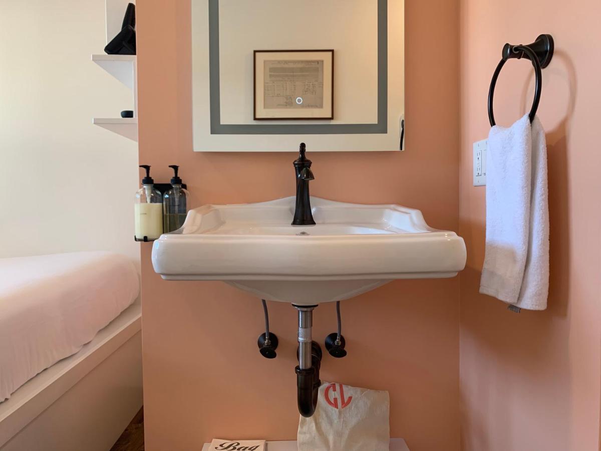 The Cabot Lodge Beverly Bagian luar foto